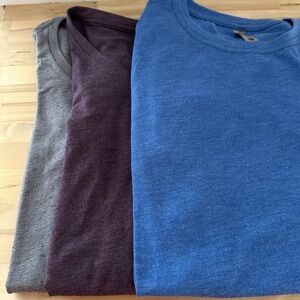 NWOT Set of Three Women Slim Cut T-Shirts - Size M